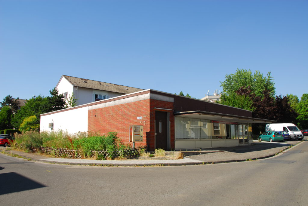 Umplanung eines Supermarkts zu einem Fünffamilienhaus – Bestand